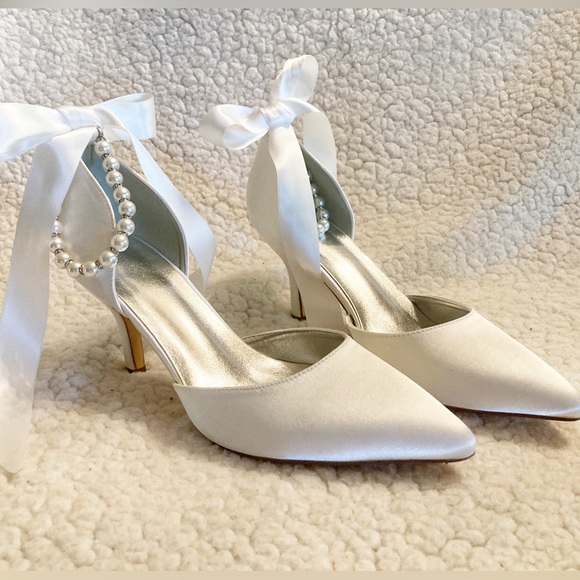 White Wedding Heels/ Pumps - Picture 3 of 6